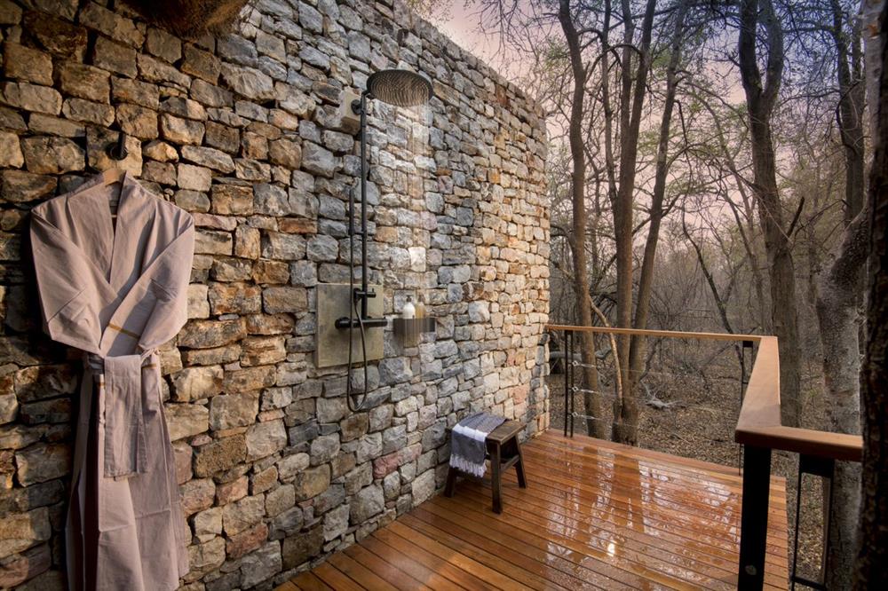 Morukuru River House (private safari house)